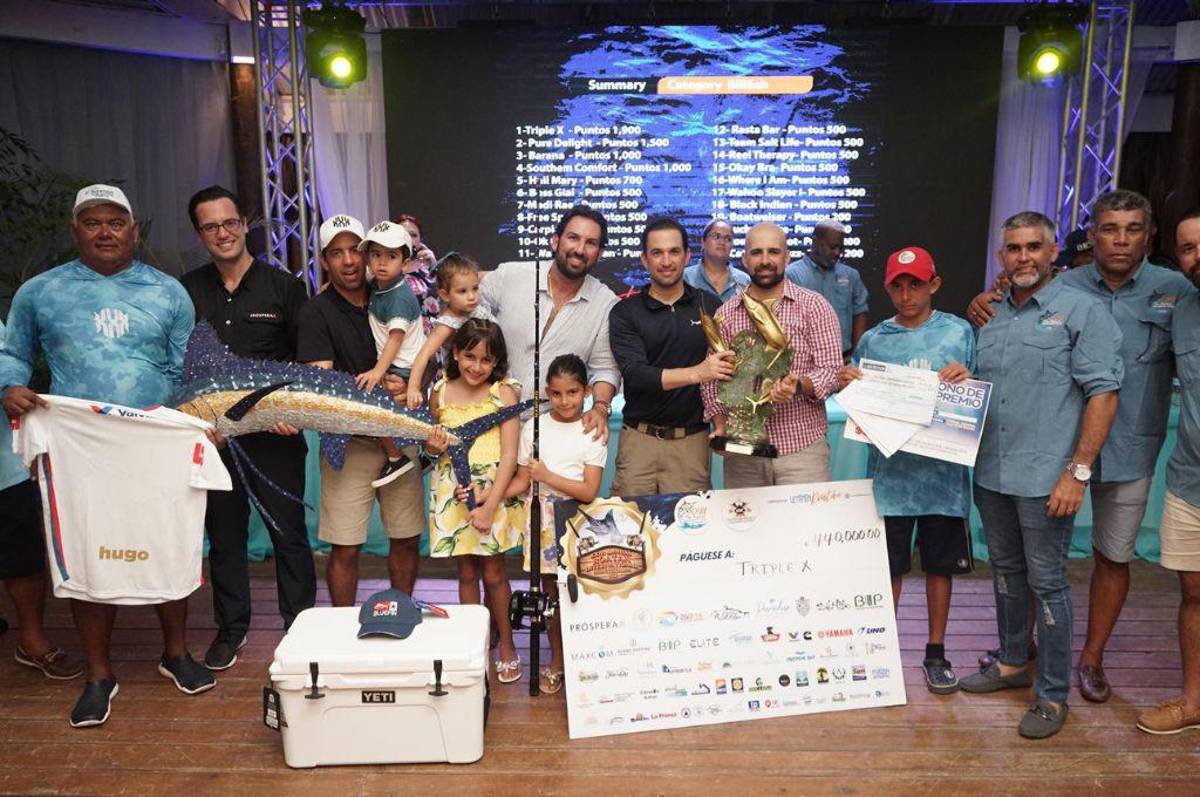 La embarcación Triple X se baja a Barana y se lleva el metálico en el Torneo de Pesca Roatán 2022