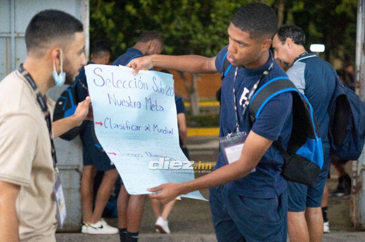 Qué dice la pancarta de las metas, así celebraron los mundialistas de Honduras en el camerino y las selfies de Odin Ramos e Isaac Castillo