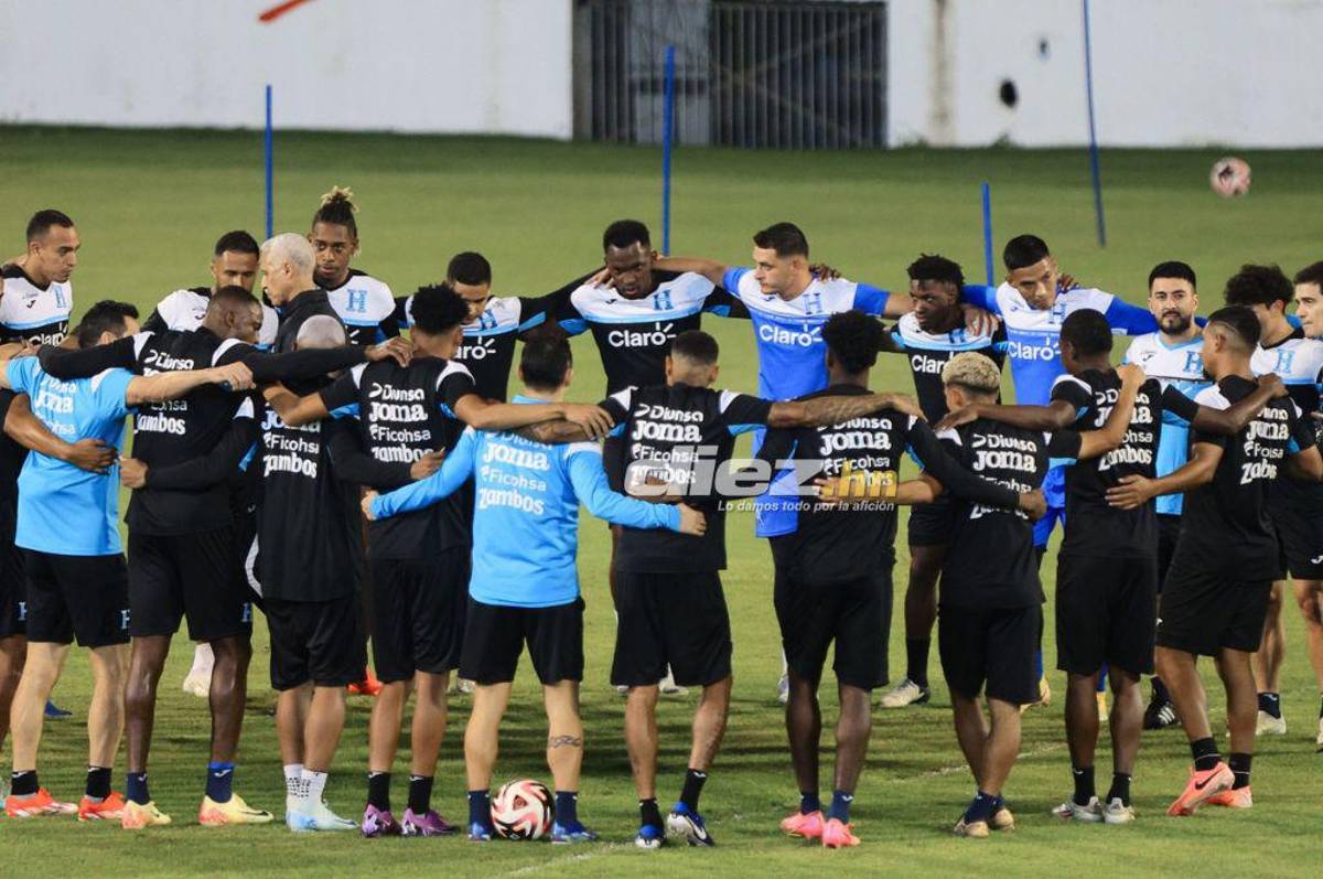Las primeras imágenes de Yustin Arboleda con la camisa de la Selección de Honduras y un invitado especial en el entreno
