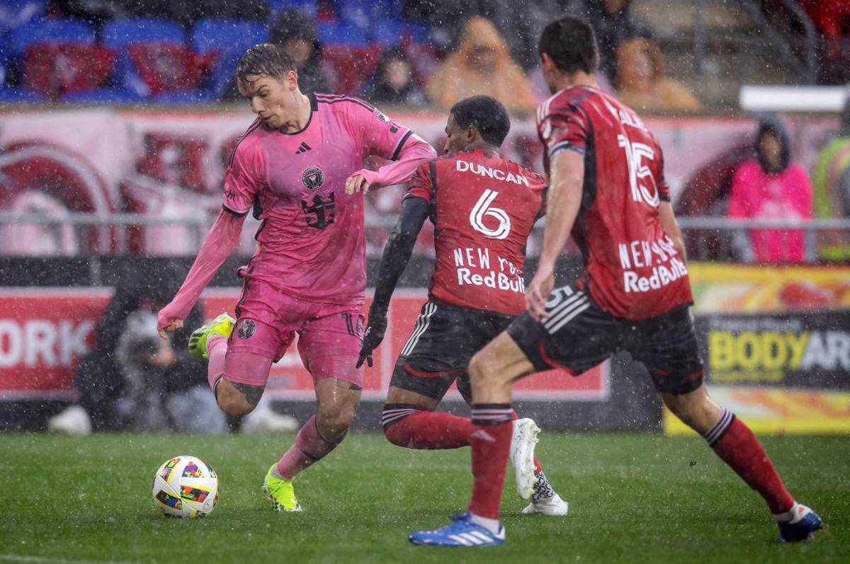 ¡Debutó gracias a Messi! El ex futbolista del Barcelona que jugó con el Inter Miami del Tata Martino ¿Quién es?