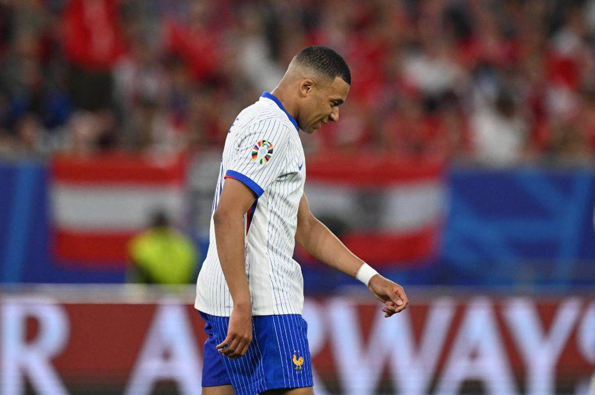 Mbappé se rompe, dardo de MisterChip a Kylian y Griezmann terminó lleno de sangre en el debut de Francia en la Eurocopa