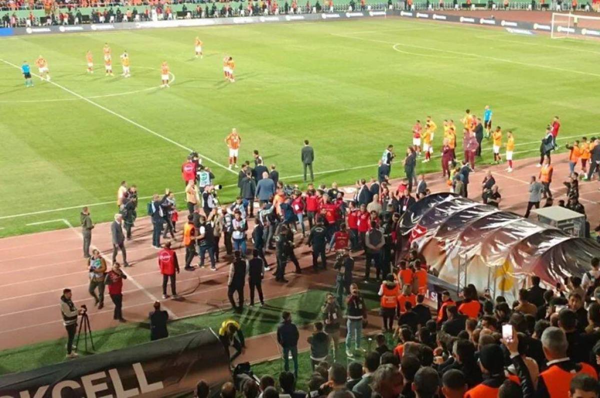 ¿Se repetirá la final? Galatasaray se burló del Fenerbahçe tras humillados en 50 segundos y retirarlos del campo