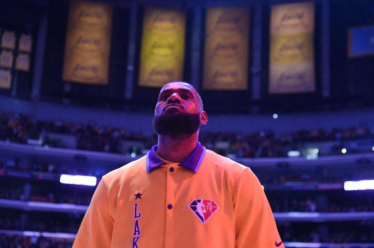 Los Lakers están de capa caída y LeBron James tiene el peor récord de la NBA en esta temporada