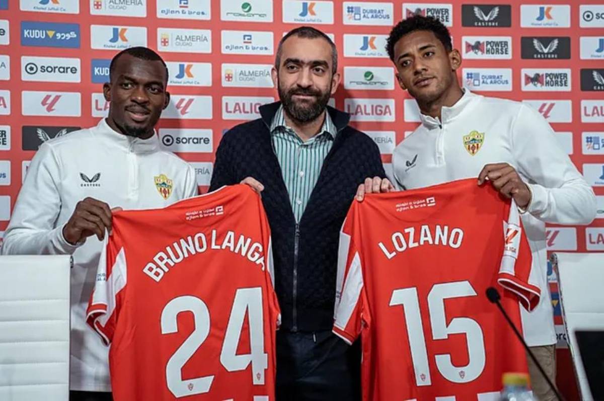 Choco Lozano es presentado con Almería tras debutar y confiesa por qué fichó con el último de la tabla en España