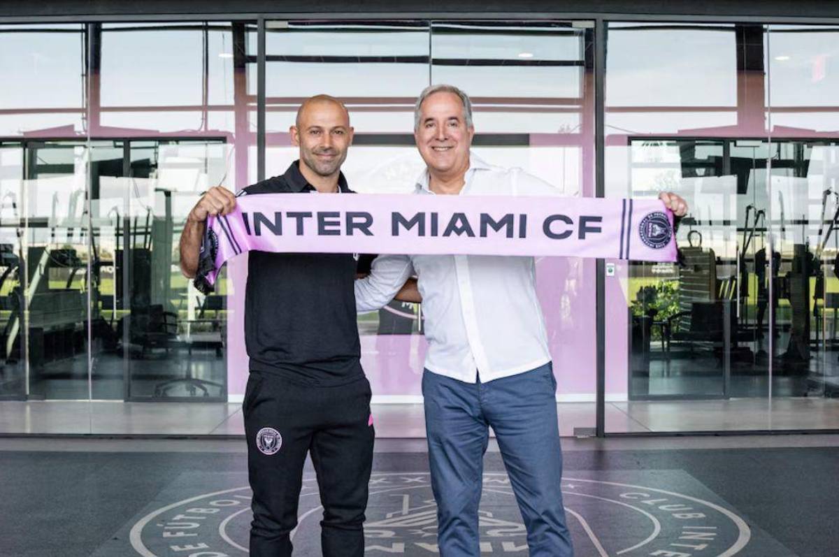 Mascherano llegó a Miami y fue recibido con tremendo abrazo; así le espera Messi y sus compañeros del Barcelona