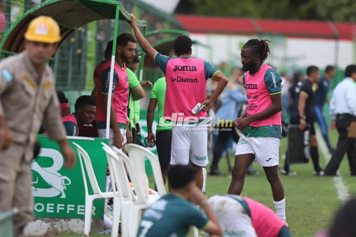 Lo que no se vio en TV: Tristeza y llanto en Marathón, a Diego Vázquez le tiraron de todo y así reaccionó el DT de Motagua