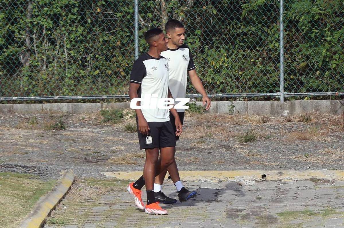 Los nuevos fichajes del Olimpia ya trabajan a tope; así fue el entreno del León, el tatuaje de Montiel y cuándo debutará