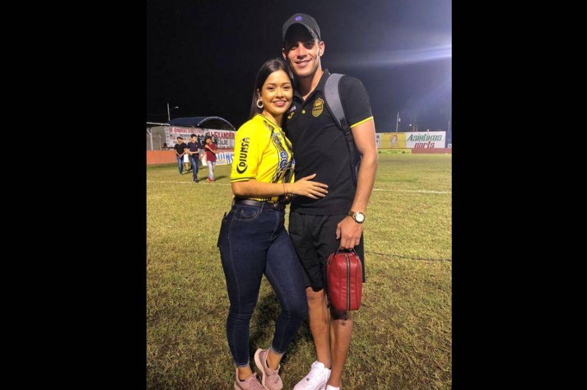 ¡Se casó un tricampeón! Futbolista de la Liga Nacional contrajo matrimonio con una hermosa odontóloga hondureña