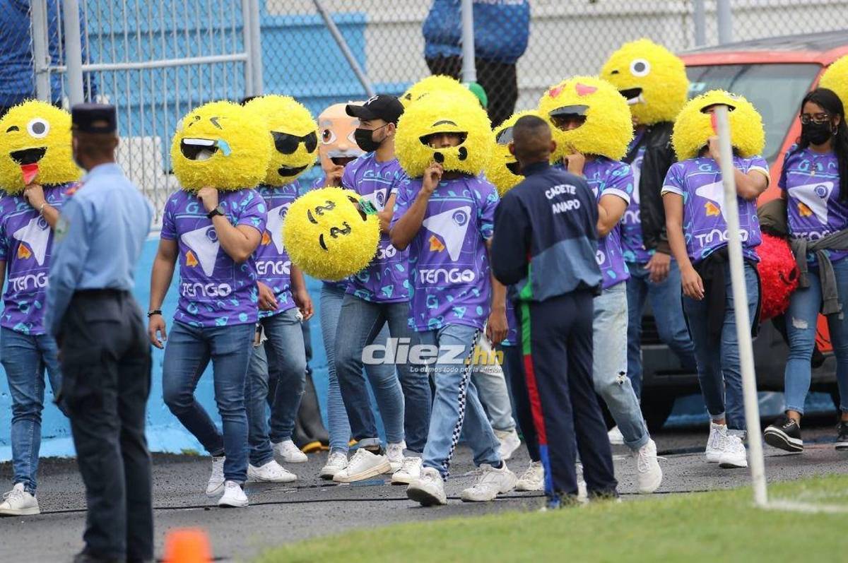 NO SE VIO EN TV: Los enfados de Héctor Vargas, dedicatoria de Moreira y el aficionado de la caguama en la fiesta de Motagua en la final