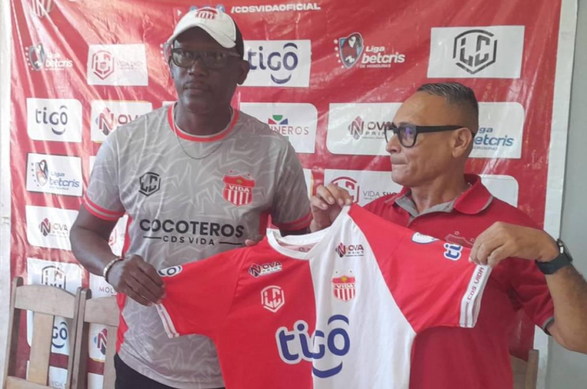 FICHAJES: Bajas en Olimpia, legionarios cambian de club, Auzmendi recibe propuesta y Motagua va por goleador mexicano