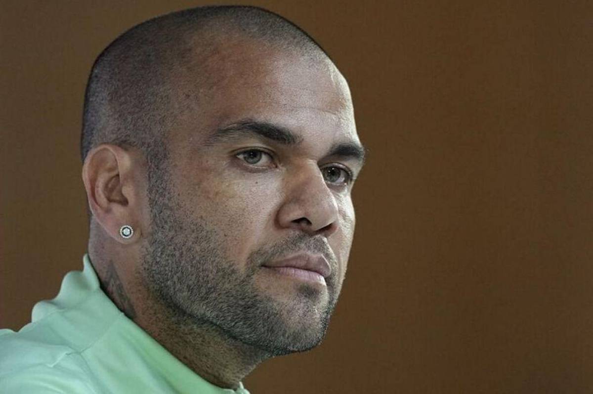 “Dani Alves se suicidó”: los mensajes que enviaron su mamá y hermano sobre la supuesta muerte del ex jugador
