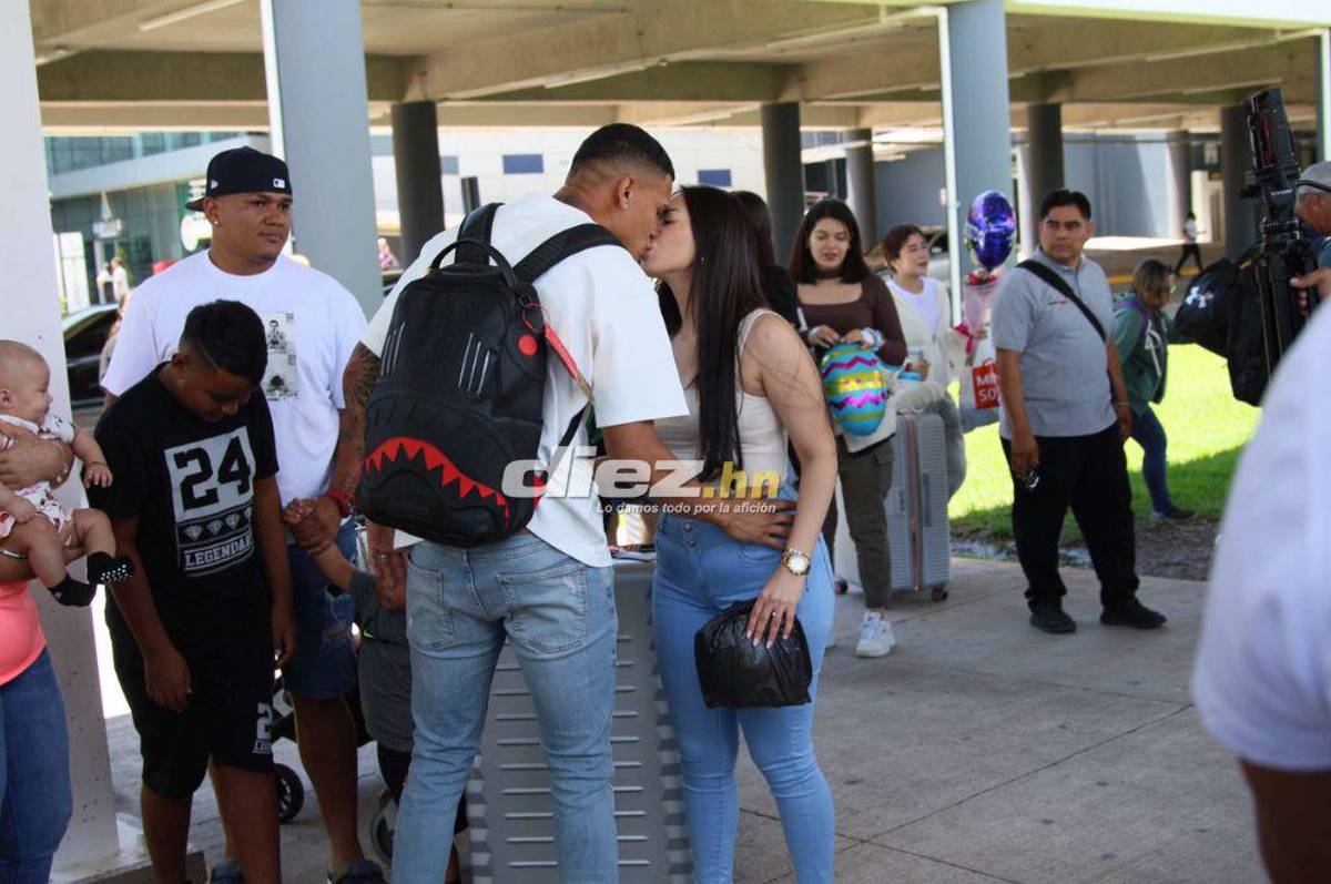 Ya están en Honduras: Locura de las chicas por Luis Palma en el aeropuerto y el tierno beso de Kervin Arriaga a su esposa