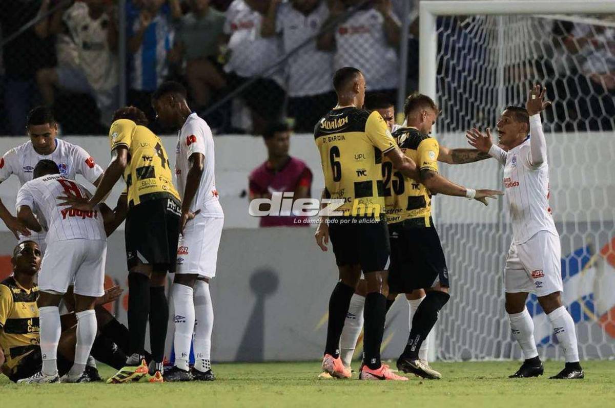 No se vio en TV: La tristeza de los jugadores del Olimpia por la crisis, bronca de Menjívar con la gente y el llenazo en el Morazán