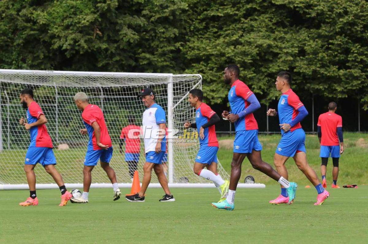 El nuevo uniforme que estrenó Olimpia, el único jugador lesionado y gran ambiente previo al duelo ante Génesis