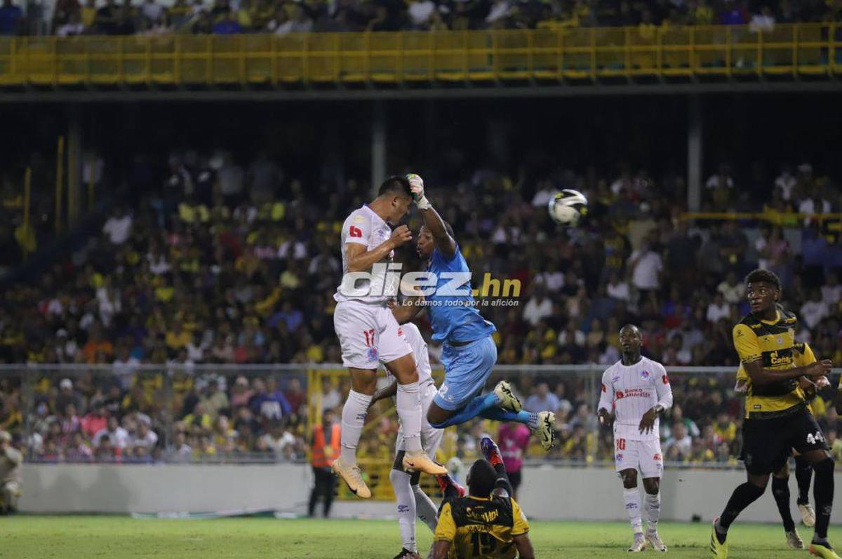 No se vio en TV: La tristeza de los jugadores del Olimpia por la crisis, bronca de Menjívar con la gente y el llenazo en el Morazán