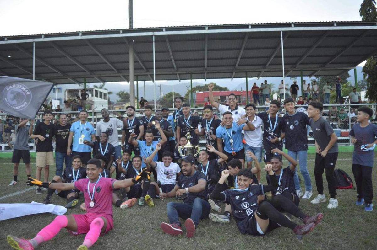 Alberth Elis cosechando estrellas: Panteras FC es campeón de la Liga Mayor de San Pedro Sula en su primer torneo