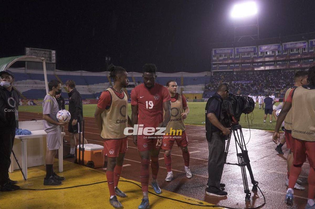 NO SE VIO EN TV: La furia de Herdman contra Diego Vázquez y los jugadores de Canadá perdiendo la cordura en el Olímpico
