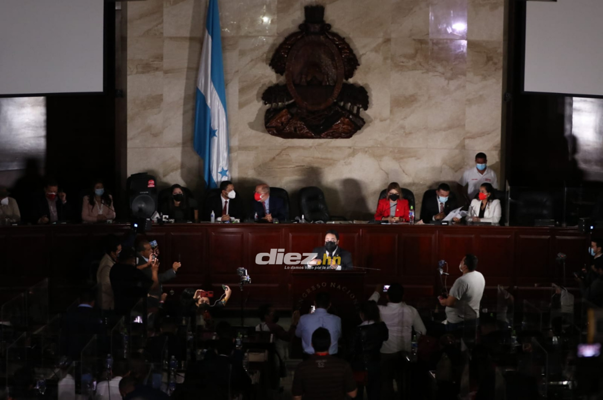 Continúa la incertidumbre: Honduras con dos presidentes en el Congreso Nacional y las imágenes de Jorge Cálix viajando en helicóptero que causan alboroto