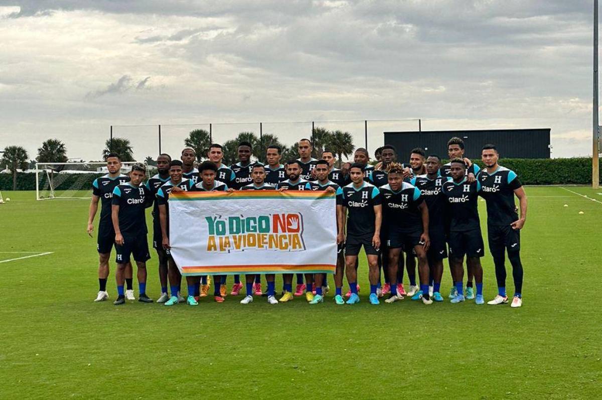 Con la visita de Antonela y de una leyenda del Barcelona: así fue el último entreno de Honduras previo a medirse a Islandia