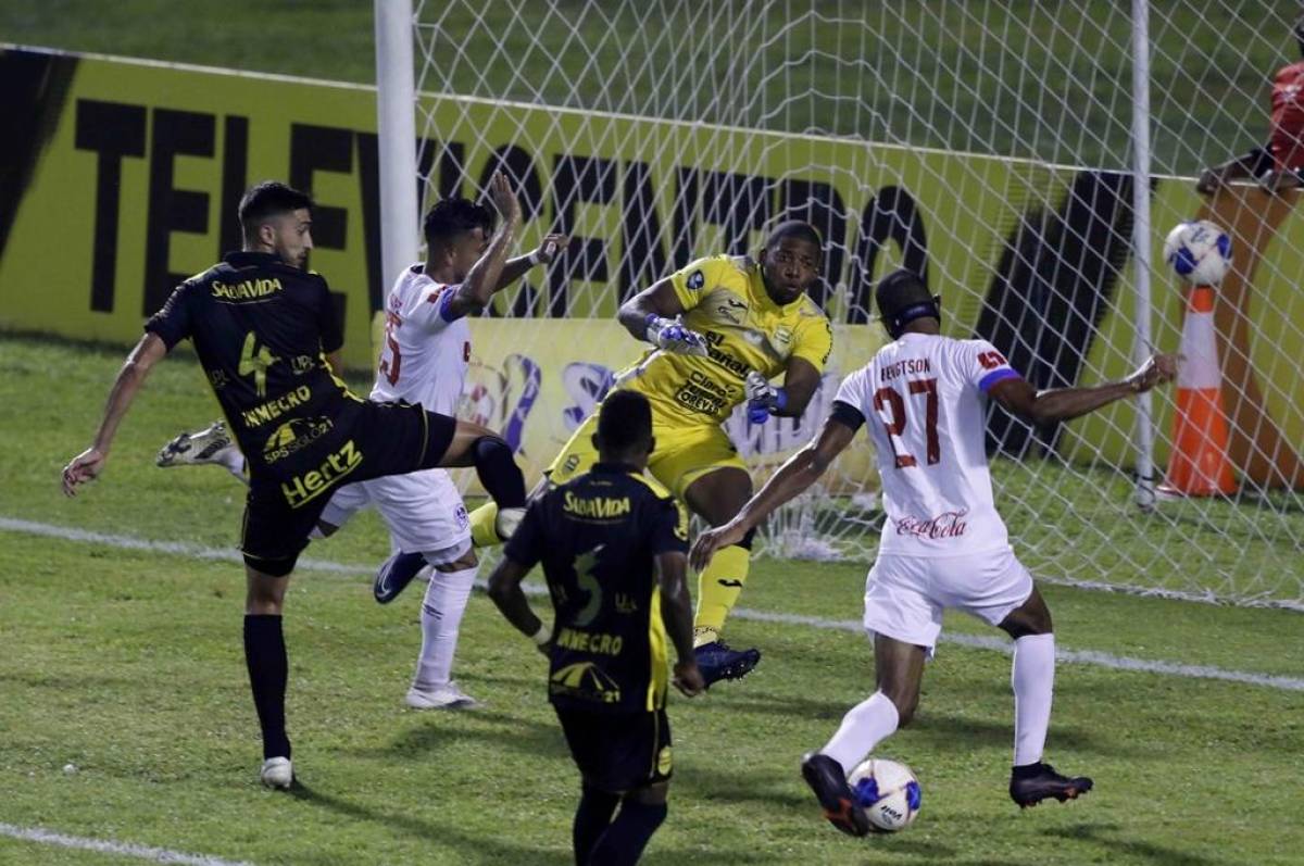 Olimpia suma cinco partidos sin perder contra Real España en San Pedro Sula y domina la serie a placer en el estadio Olímpico
