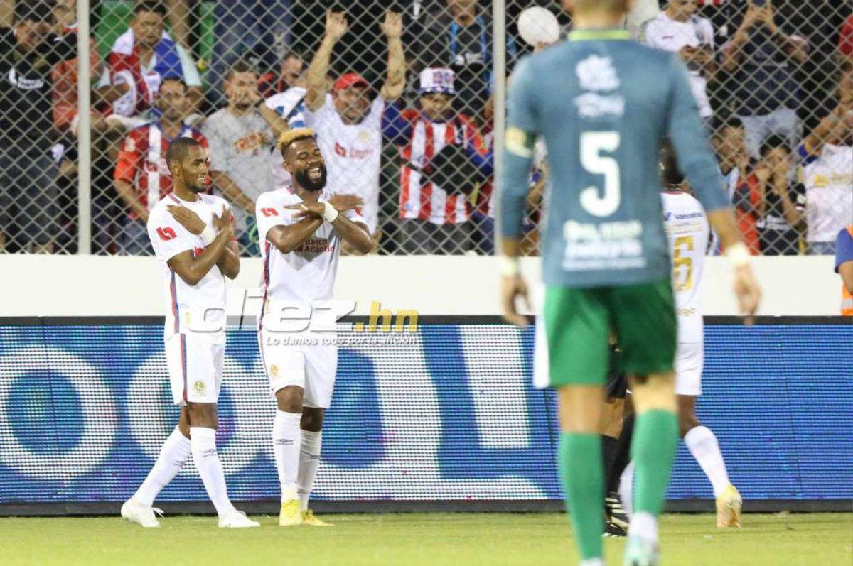 No se vio en TV: Las desgarradoras imágenes del portero panameño de Marathón y el festejo de Troglio con Rafa Villeda