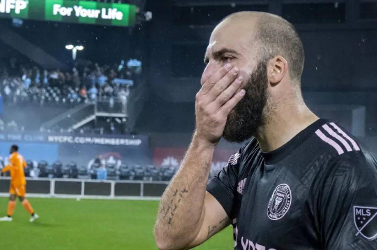 ¡Entre lágrimas! Gonzalo Higuaín se despide del fútbol tras jugar su último partido como profesional: “Se terminó lo que más amé”