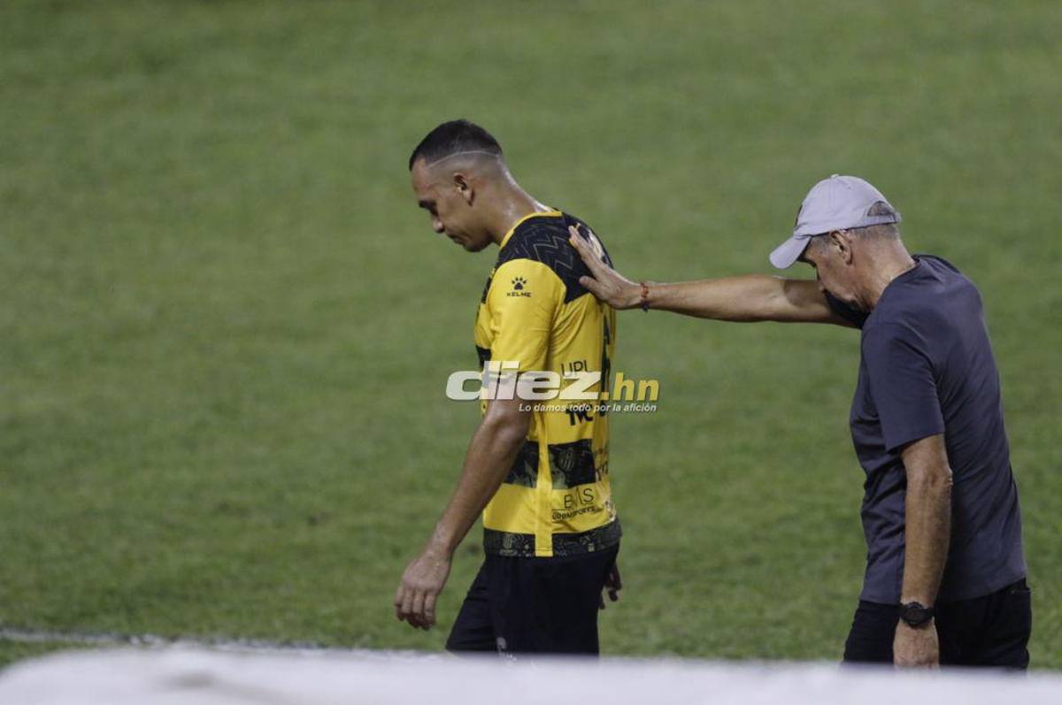 Piden la salida de Falero, el youtuber estadounidense que llegó al Olímpico y lo que pasó con hincha de Real España