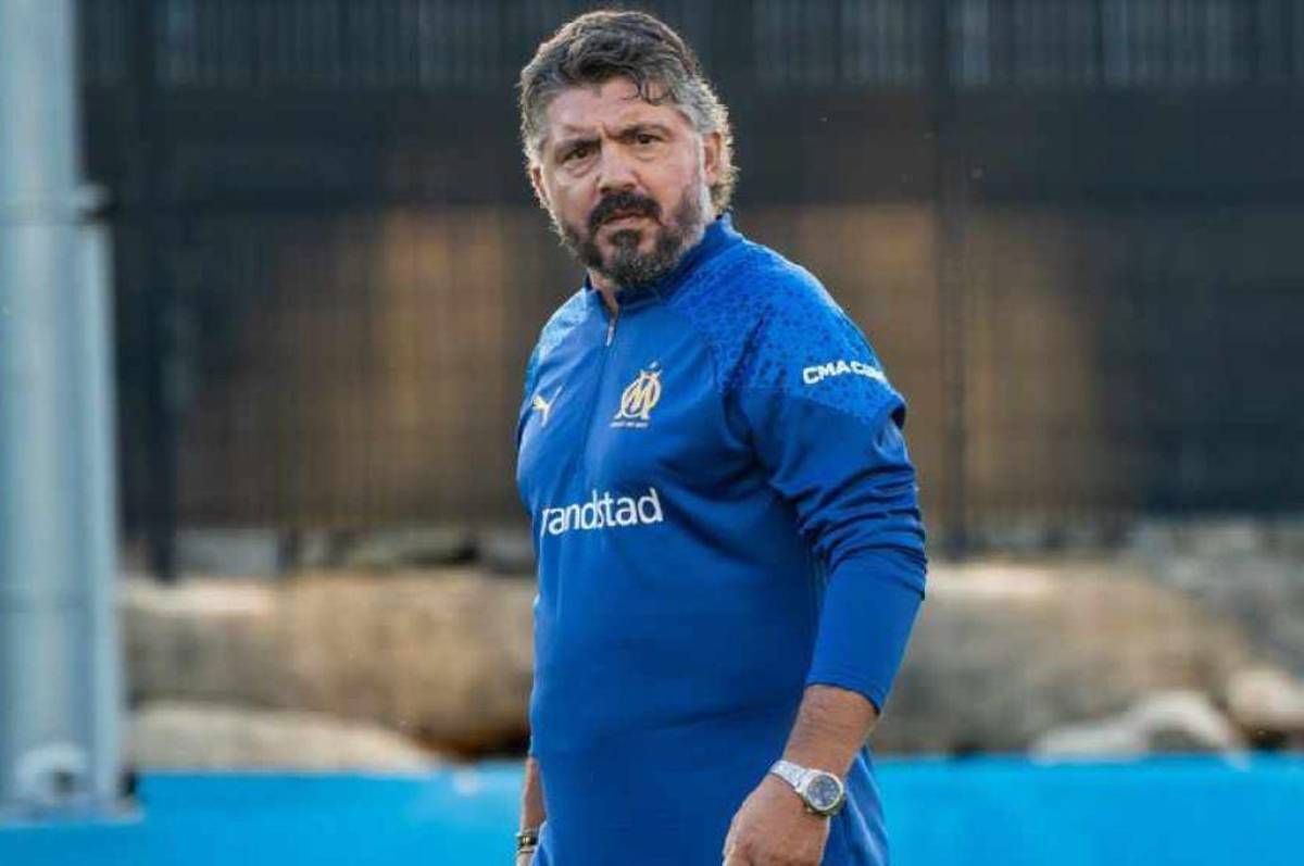 Le destrozaron la cara al entrenador del Lyon: hinchas de Marsella apedrearon el bus y esta ha sido la decisión de la Ligue 1