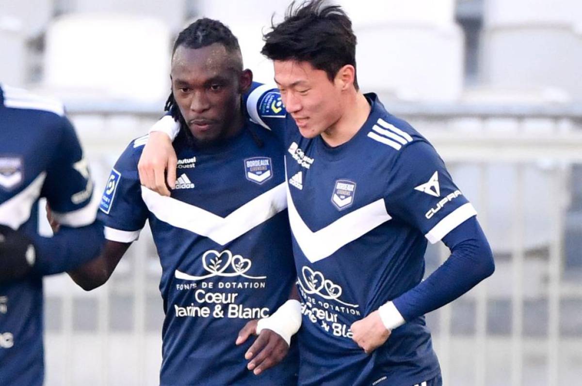 Ui-Jo Hwang y Elis son atacantes de referencia del Girondins, pero ambos han coincidido en pocos partidos en la temporada.