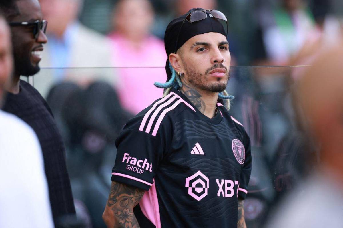 La nueva y épica celebración de Messi, el gran gesto de Leo con un niño, el fanático descalzo; y ¿con quién estuvo acompañada Antonella?