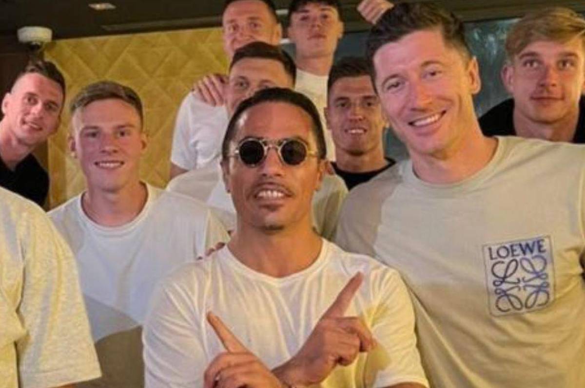 En problemas con la federación polaca: El motivo por el que acusan a Lewandowski en una cena con el famoso Salt Bae
