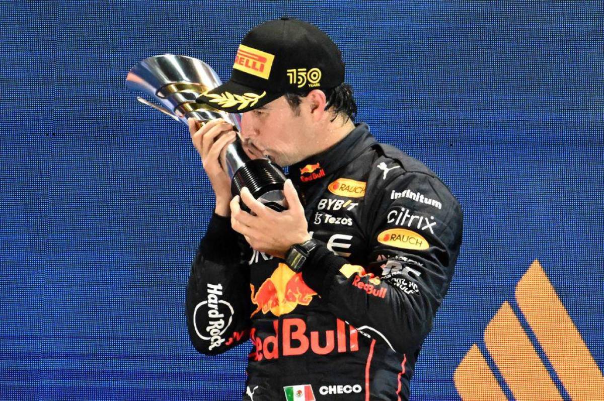 Sergio Pérez gana en Singapur, Max Verstappen deberá esperar para el título mundial de Fórmula Uno