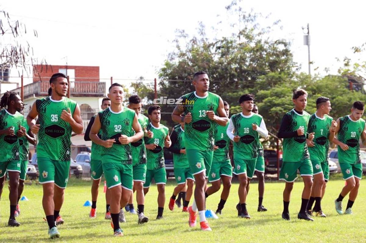 A pesar de haber estado parado casi por dos meses, Carlo Costly completó su primer entrenamiento con el Lone FC.