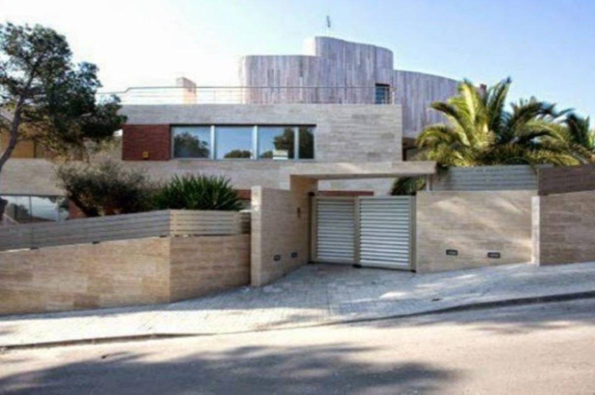 La primera petición de Dani Alves al salir de la cárcel, los regalos que dejó a los prisioneros y la fiesta que montará en casa