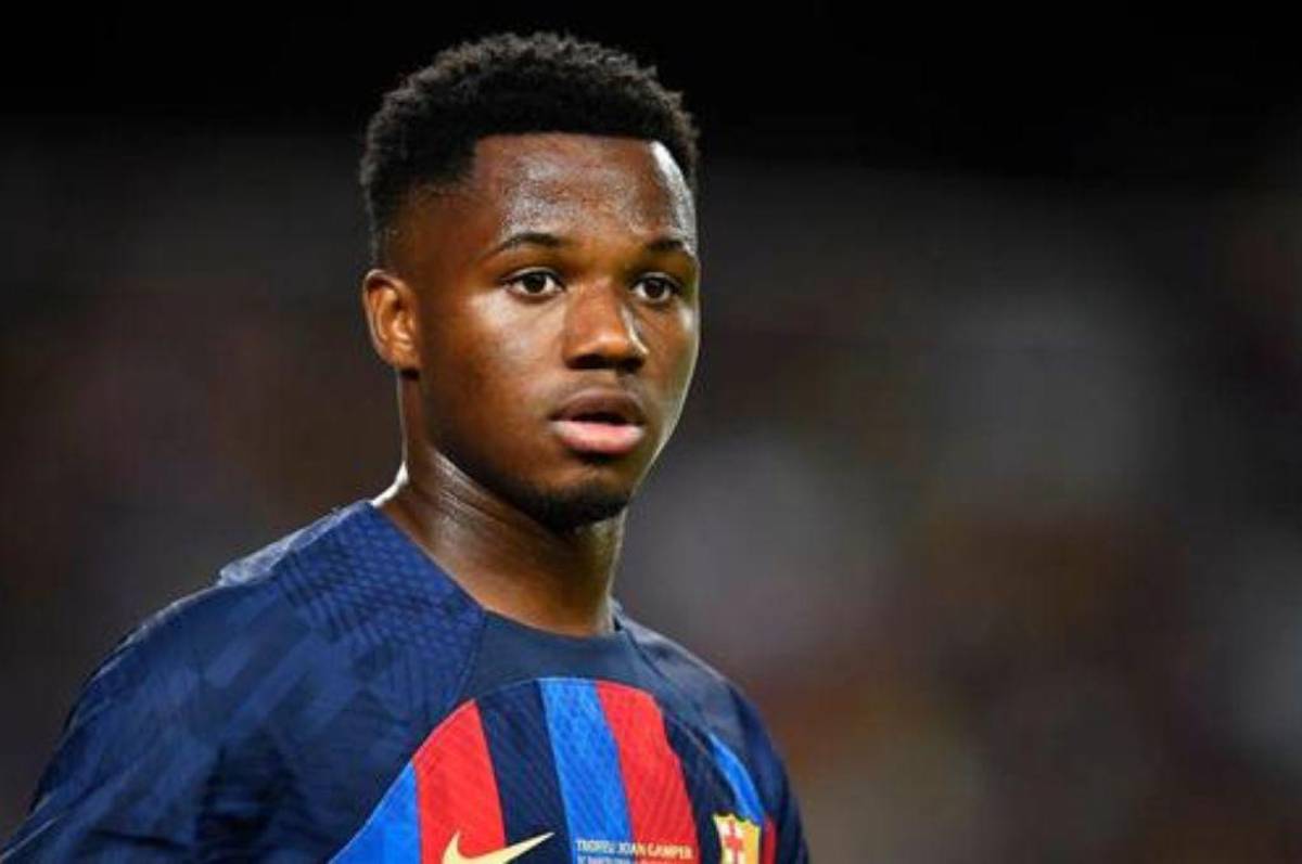 Figura le pide a Flick salir del Barcelona y el que se va con Mourinho, Militao con nuevo destino y PSG reemplaza a Mbappé