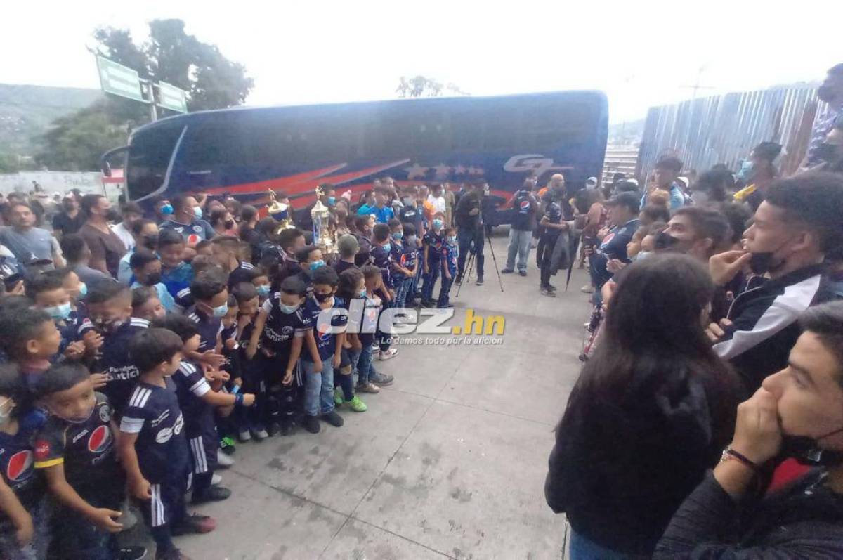 ¡Bonito pasillo! La gran sorpresa que se llevaron los jugadores de Motagua en el estadio Nacional