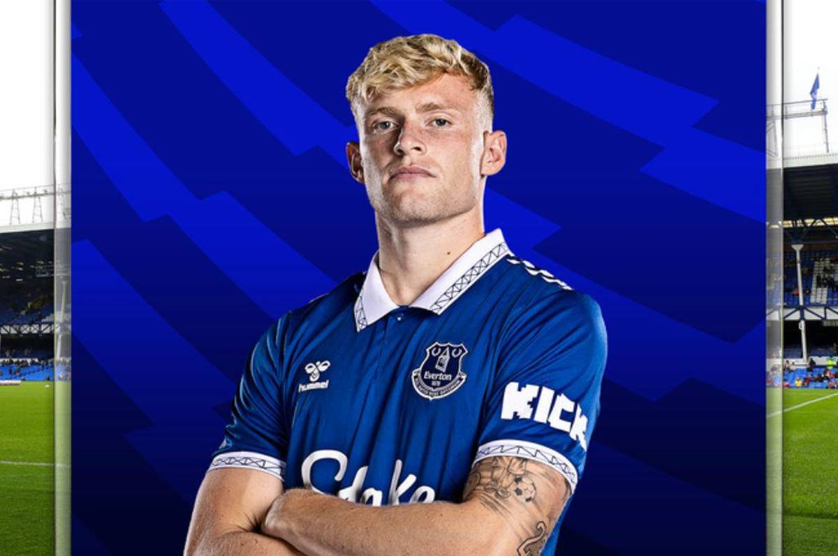 Flick y Ancelotti oficializan bajas en el Barcelona y Real Madrid; y el fichaje bomba del United por 50 millones