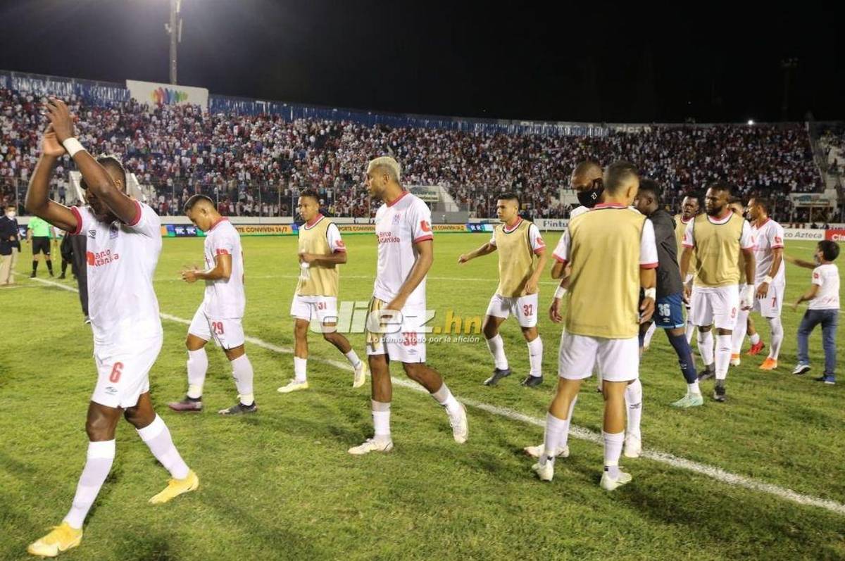 No lo viste en TV: Bellas mujeres, el festejo del Olimpia y los invitados de lujo en el palco