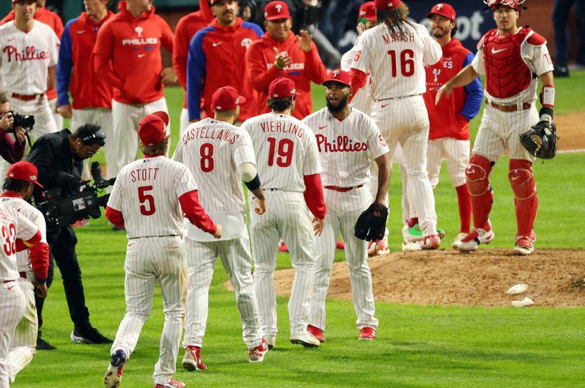 Los Filis de Filadelfia vencen a los Padres de San Diego y se adelantan en los playoffs de Grandes Ligas