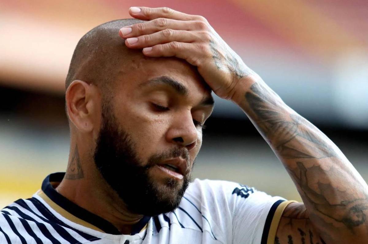 Dani Alves reaparece 63 semanas después y envía contundente mensaje: “No es cierto...”