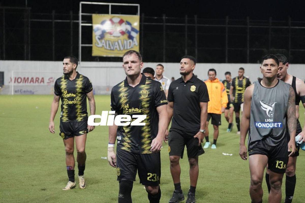 No se vio en TV: afición de Real España le grita de todo a sus jugadores y la celebración de Motagua tras el triunfo