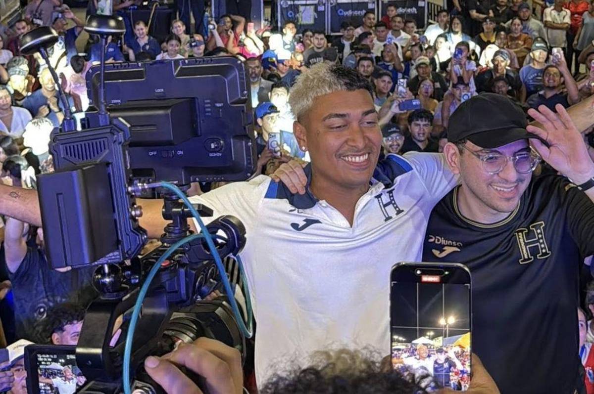 Supremo confirma que termina relación y revela la cantidad de dinero que ganó en redes por el Honduras-El Salvador: Lo arruinó...