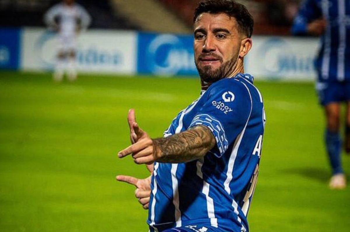 Nació en Honduras: ¿Por qué le apodan 'El Pistolero' a Agustín Auzmendi, delantero que le anotó doblete a River Plate?
