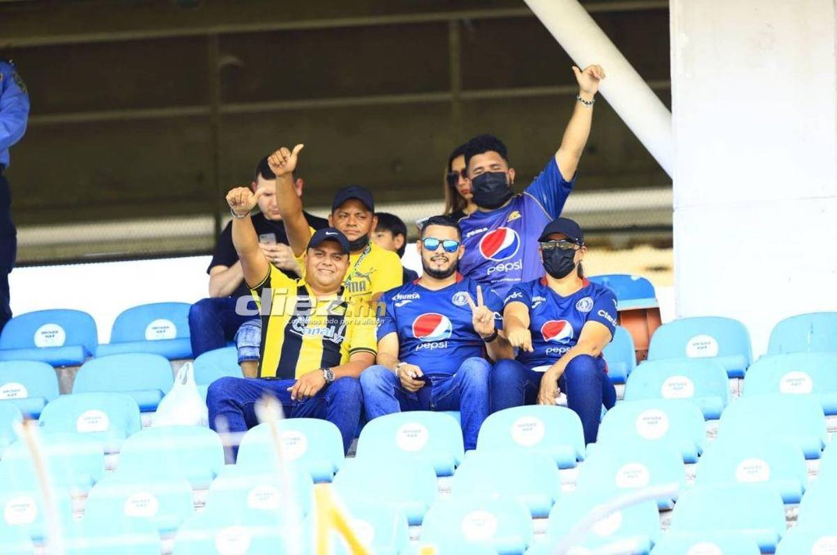 Muchos hinchas del Motagua y bellas mujeres en el estadio Olímpico de San Pedro Sula para disfrutar de la gran final