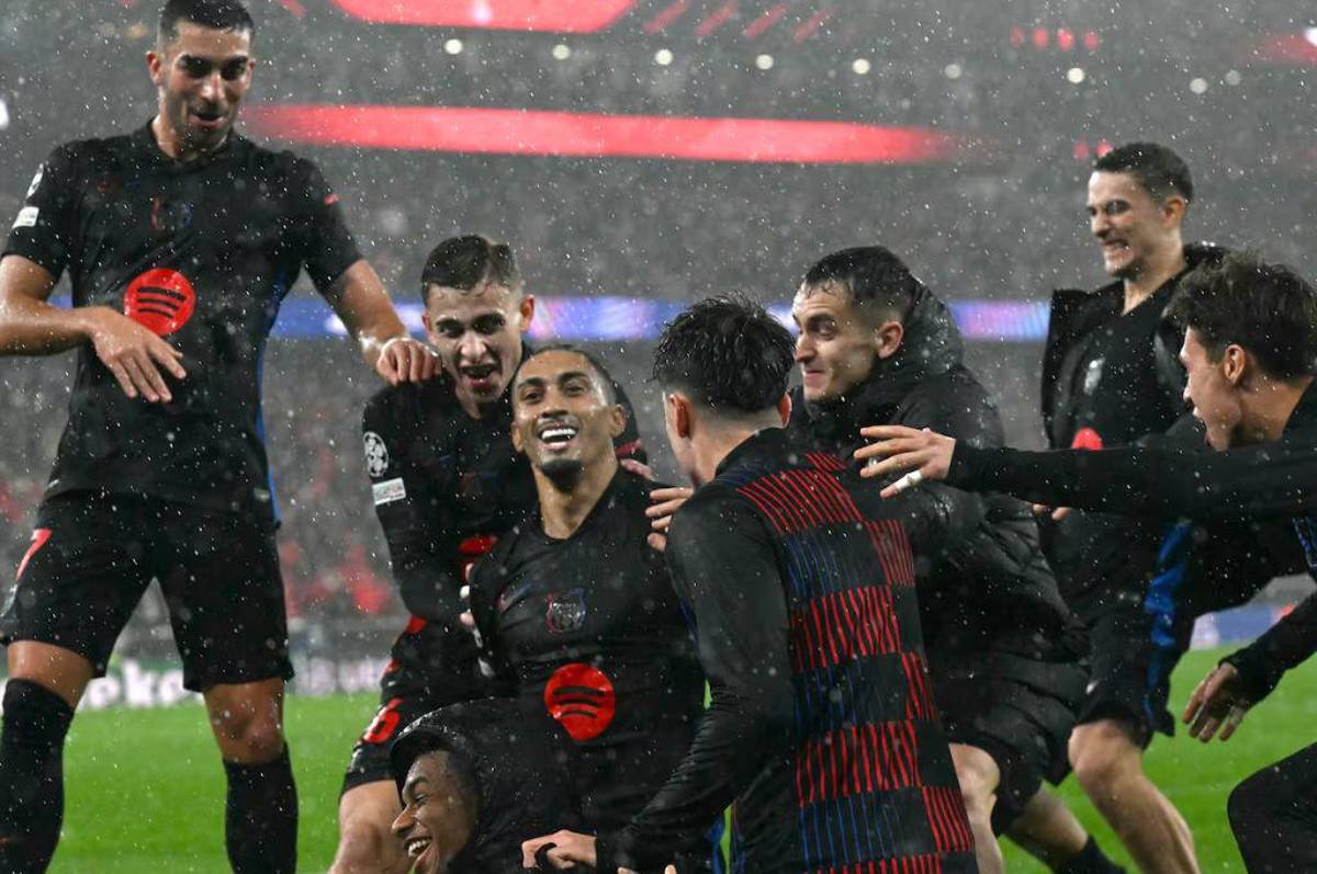 OFICIAL: Barcelona confirma su cuarta renovación hasta 2030, pero otro futbolista se va del club azulgrana