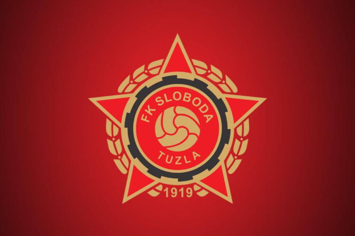 Locura en liga de Europa: Presidente del club despide al entrenador y a toda la plantilla a mitad de temporada