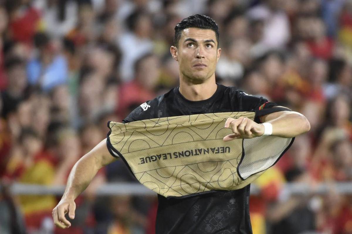 Cristiano Ronaldo en modo entrenador y su gesto con figura del Real Madrid en el España-Portugal de la Liga Naciones