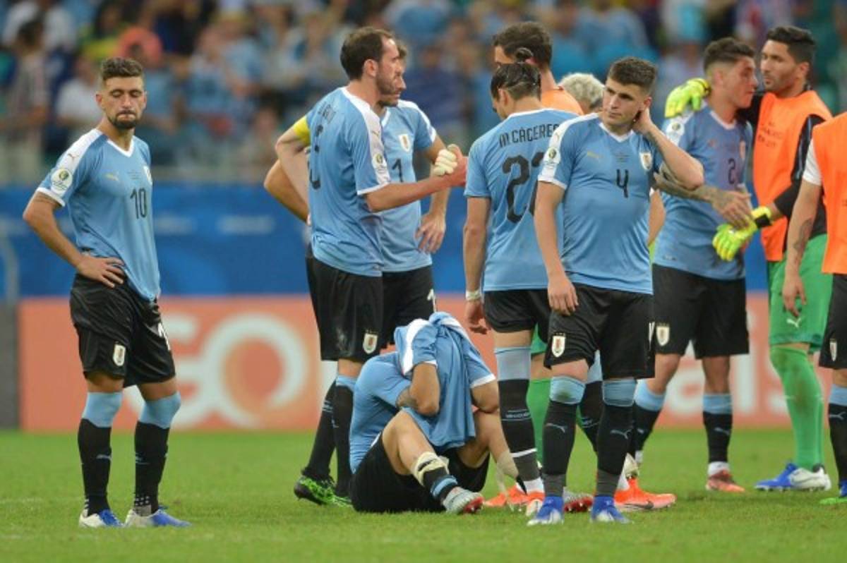 NO VISTE EN TV: Suárez llora y el 'besote' de Paolo Guerrero en el Perú-Uruguay