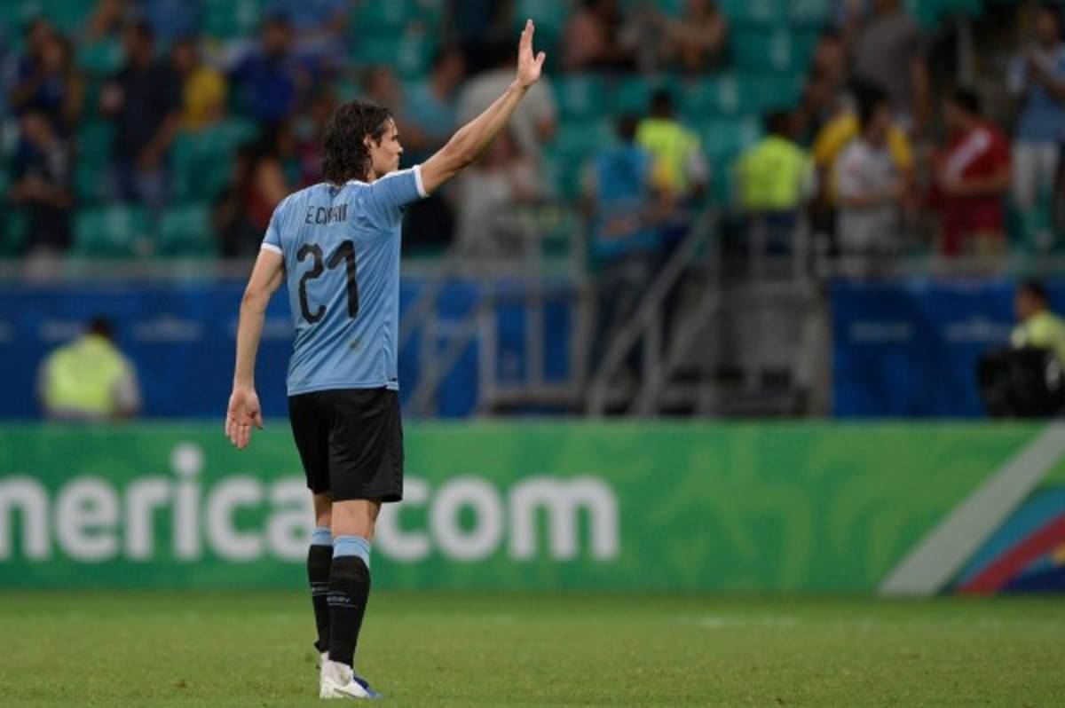 NO VISTE EN TV: Suárez llora y el 'besote' de Paolo Guerrero en el Perú-Uruguay