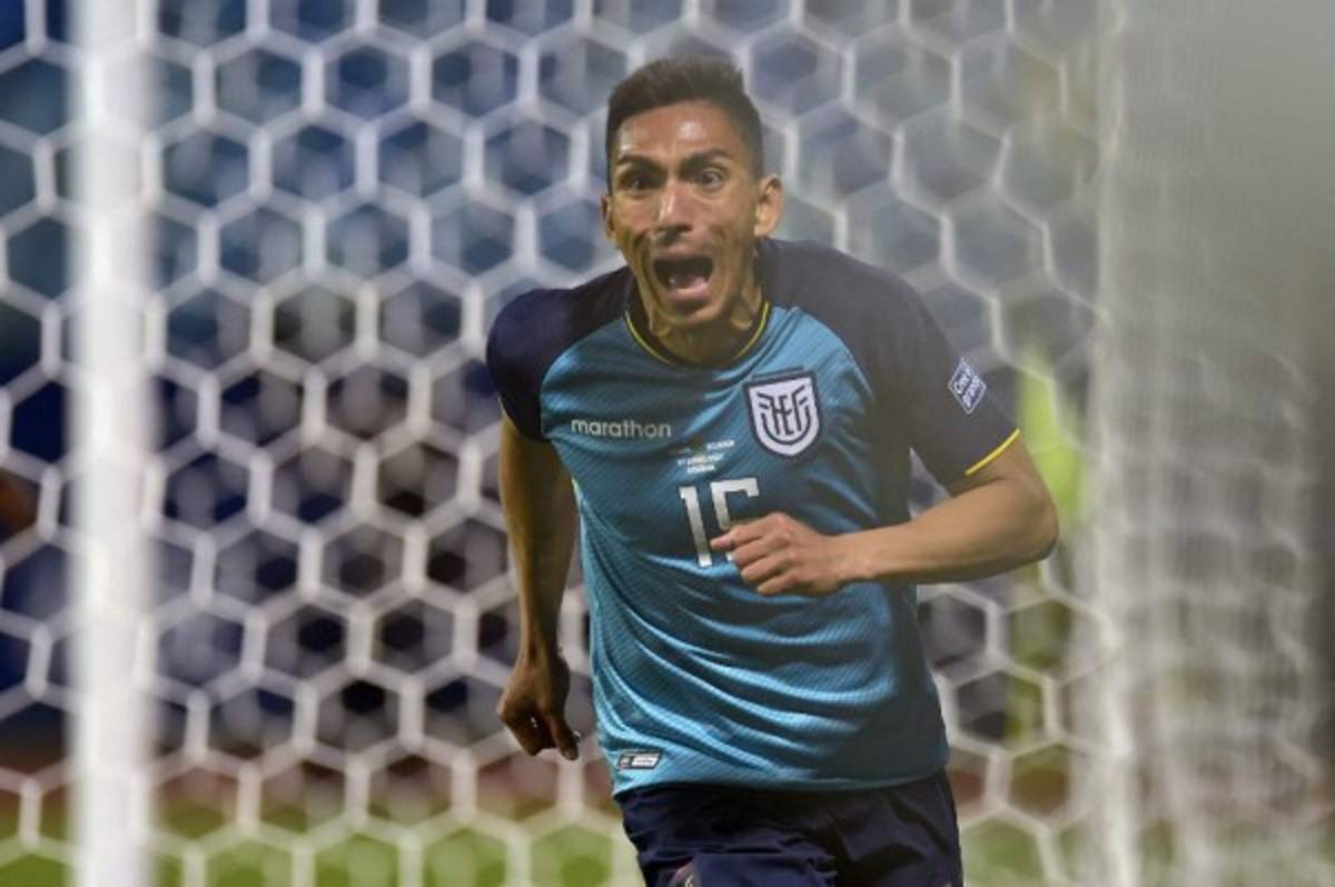 ¿En qué estaba pensando? Así fue captado Neymar en el Brasil-Ecuador y el tremendo 'oso' de Vinicius